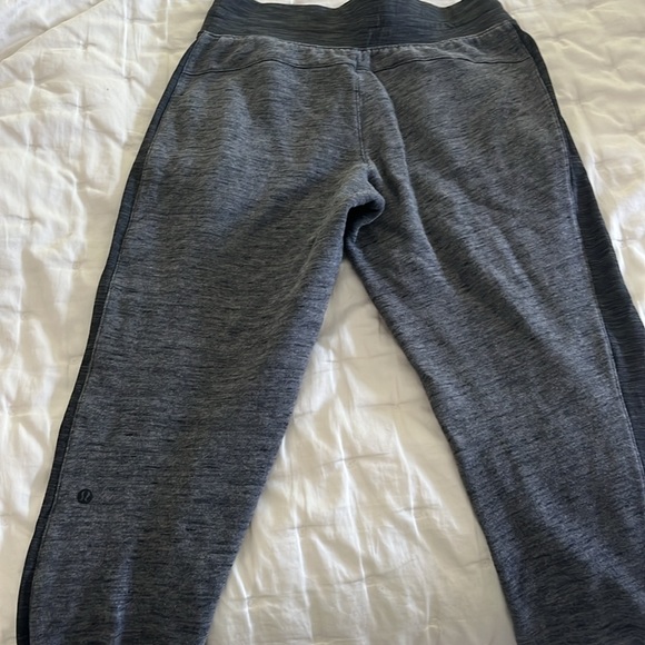 LULULEMON Grey and black Athletic Joggers size 6 - Picture 4 of 8